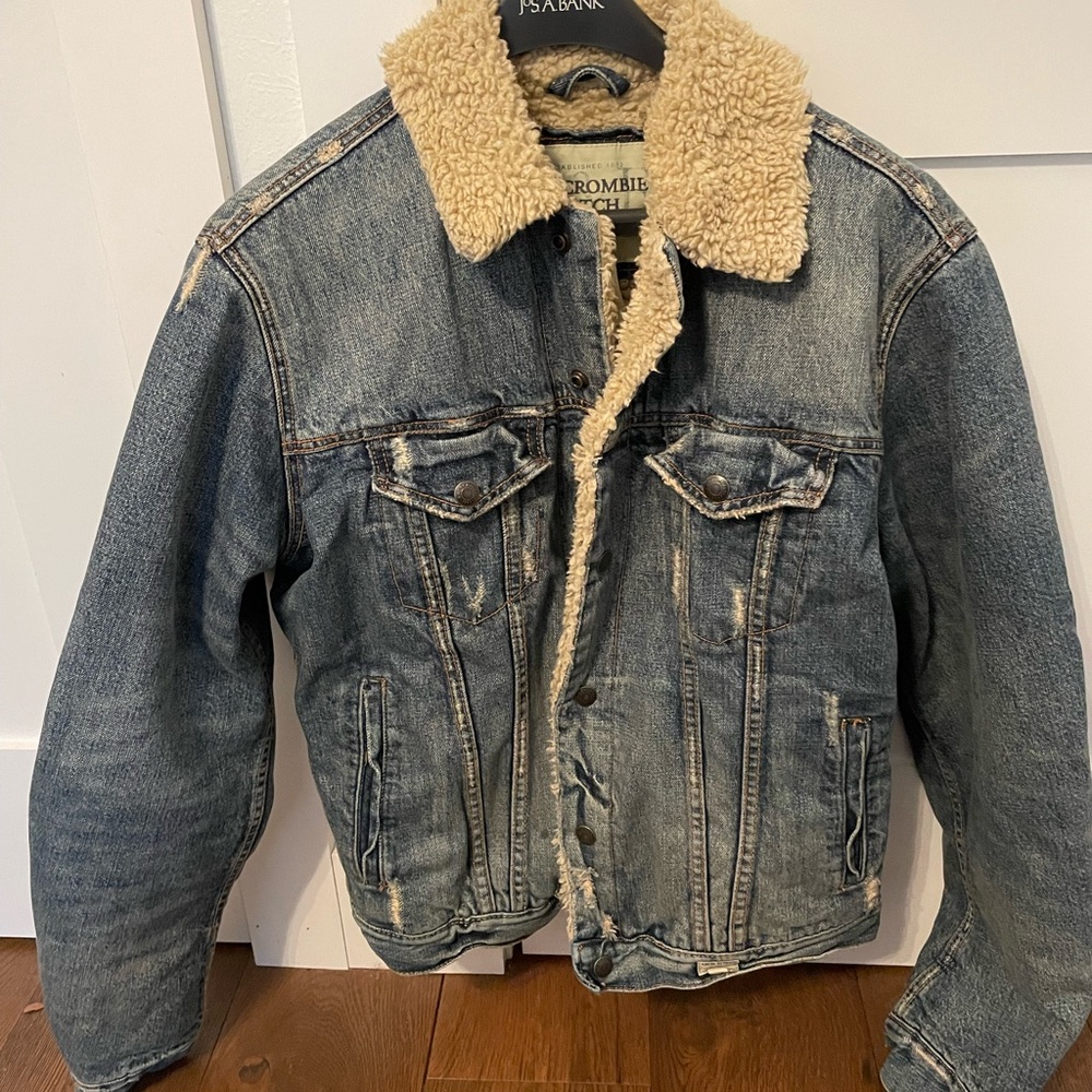Abercrombie & Fitch Light Blue Denim Lightweight Jacket with Sherpa Collar